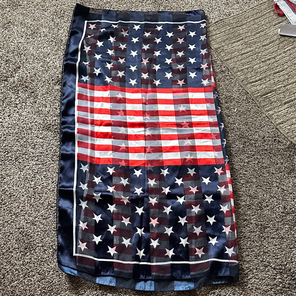 Patriotic Stars and Stripes Scarf - Picture 2 of 6